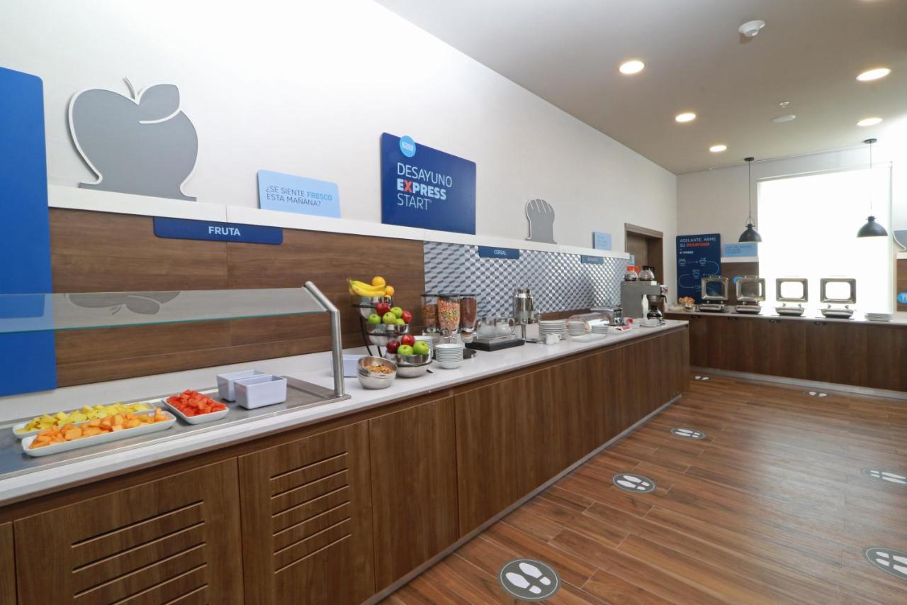 Holiday Inn Express - Monterrey - Fundidora By Ihg ภายนอก รูปภาพ