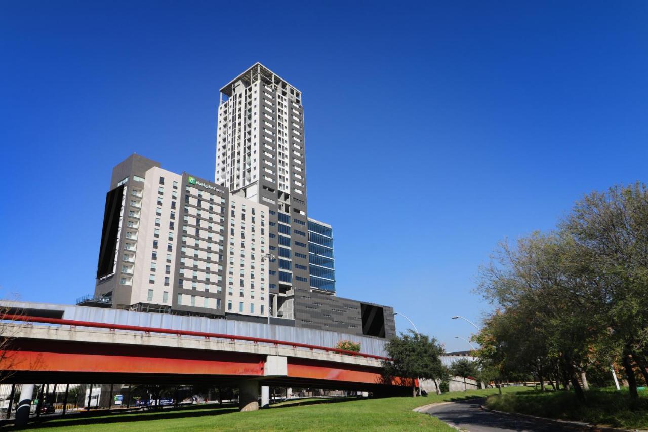 Holiday Inn Express - Monterrey - Fundidora By Ihg ภายนอก รูปภาพ