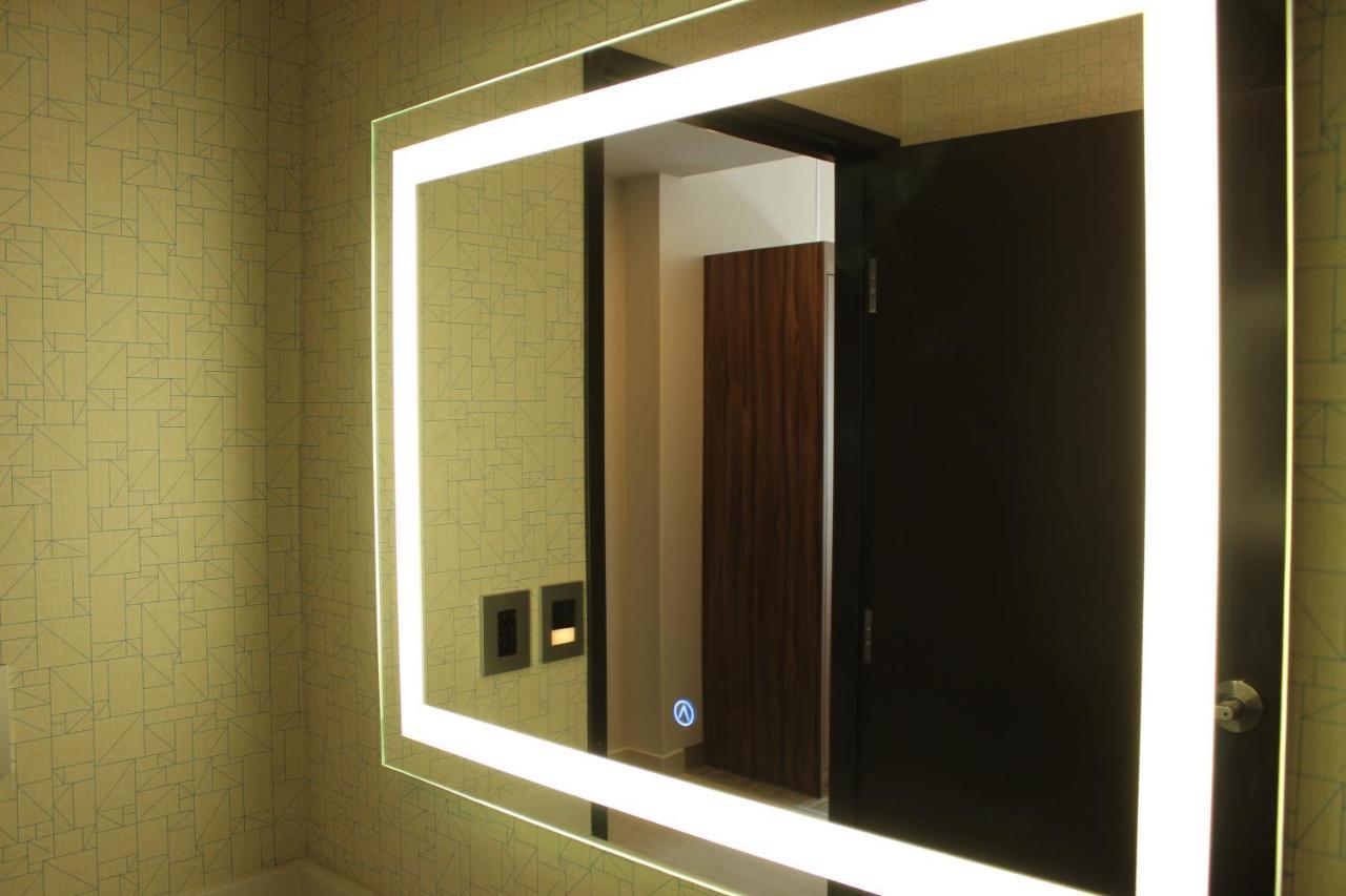 Holiday Inn Express - Monterrey - Fundidora By Ihg ภายนอก รูปภาพ
