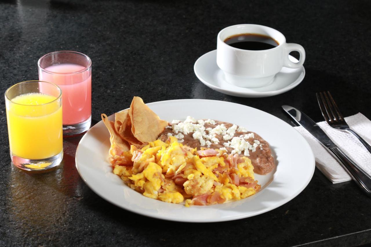 Holiday Inn Express - Monterrey - Fundidora By Ihg ภายนอก รูปภาพ