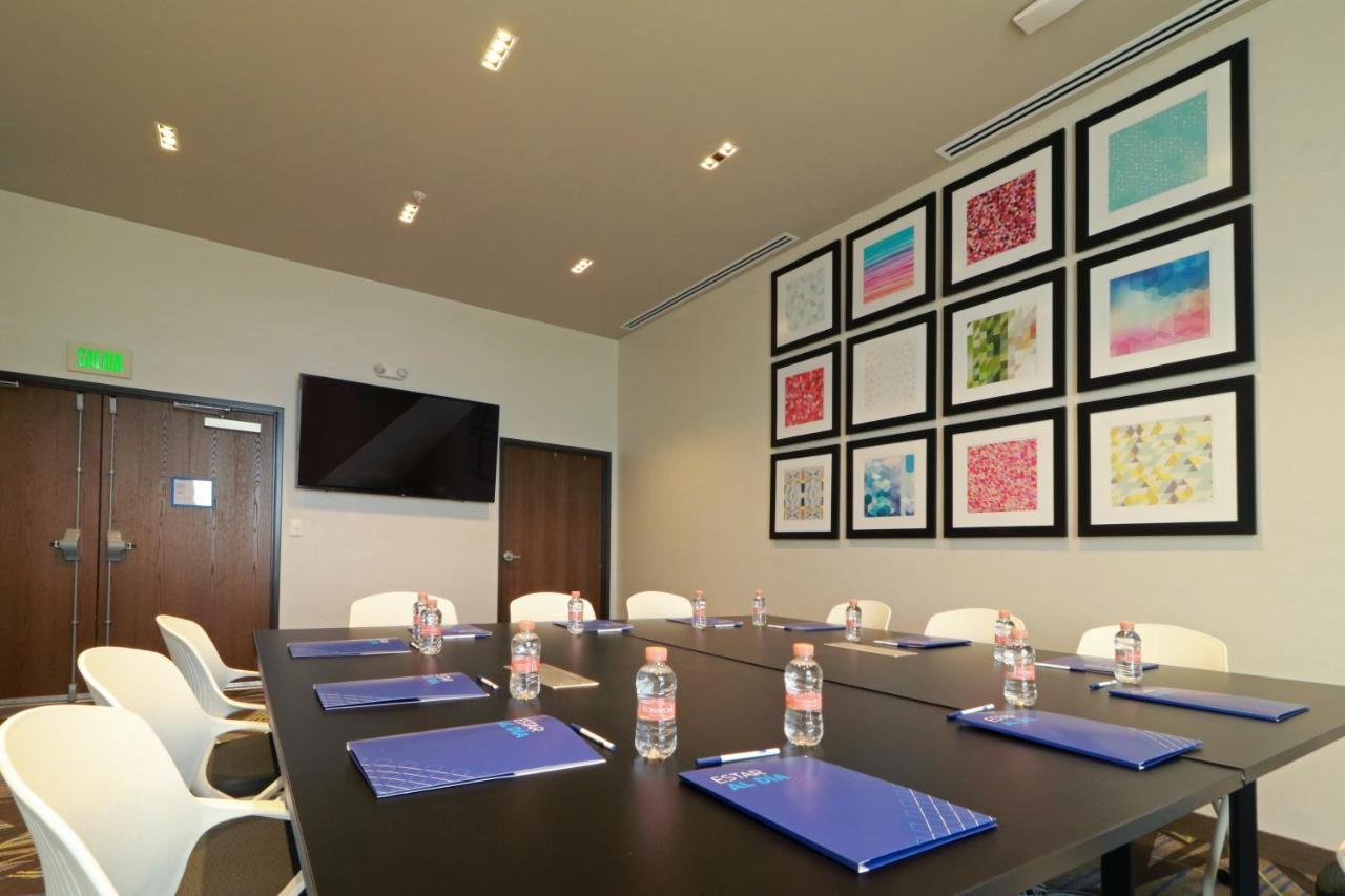 Holiday Inn Express - Monterrey - Fundidora By Ihg ภายนอก รูปภาพ