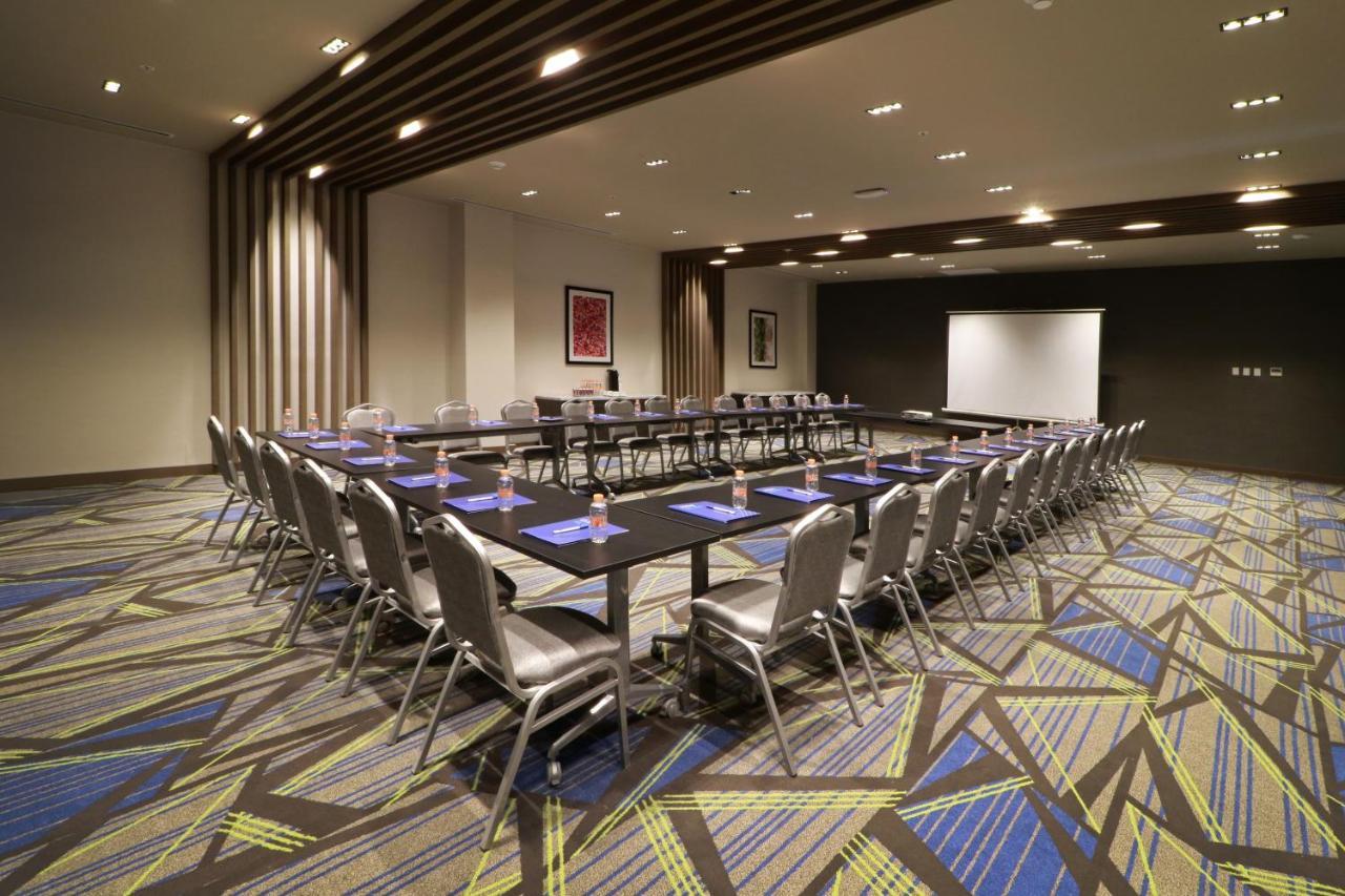 Holiday Inn Express - Monterrey - Fundidora By Ihg ภายนอก รูปภาพ
