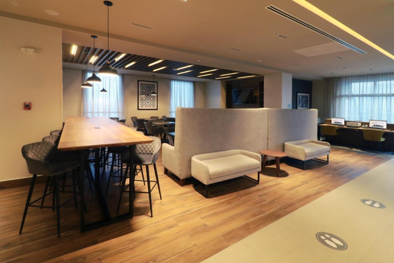 Holiday Inn Express - Monterrey - Fundidora By Ihg ภายนอก รูปภาพ