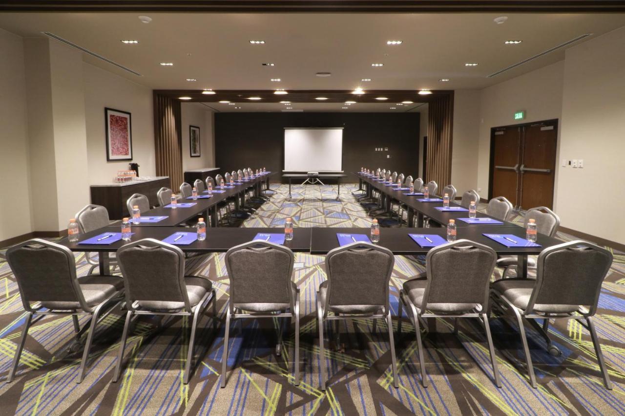 Holiday Inn Express - Monterrey - Fundidora By Ihg ภายนอก รูปภาพ