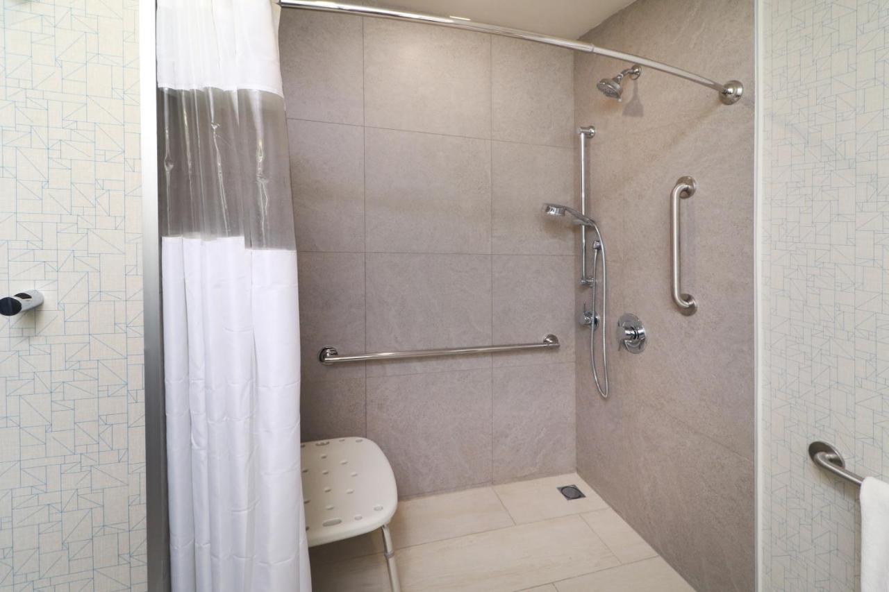 Holiday Inn Express - Monterrey - Fundidora By Ihg ภายนอก รูปภาพ