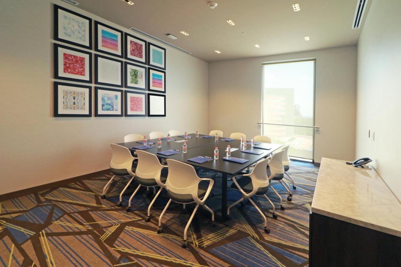 Holiday Inn Express - Monterrey - Fundidora By Ihg ภายนอก รูปภาพ