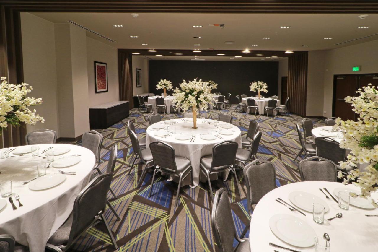 Holiday Inn Express - Monterrey - Fundidora By Ihg ภายนอก รูปภาพ