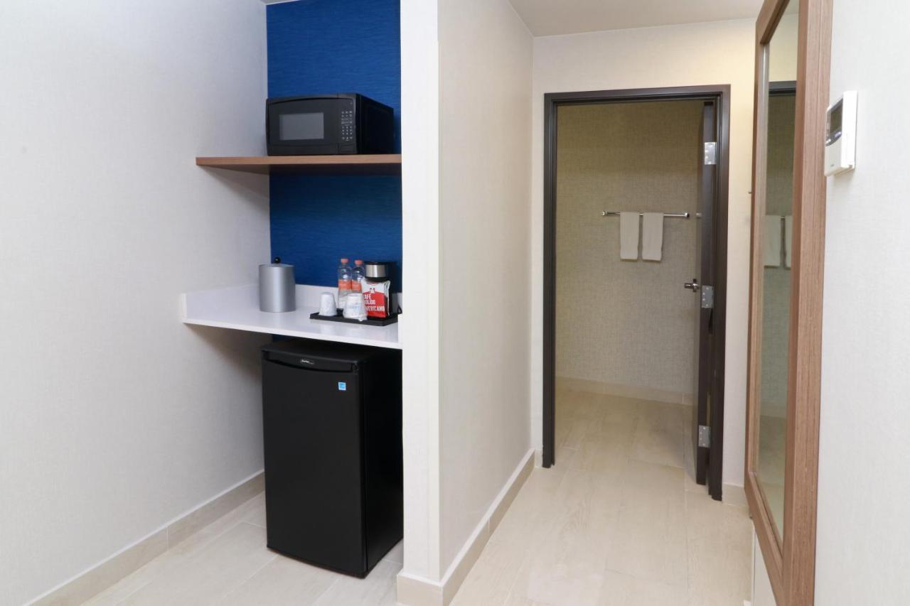Holiday Inn Express - Monterrey - Fundidora By Ihg ภายนอก รูปภาพ