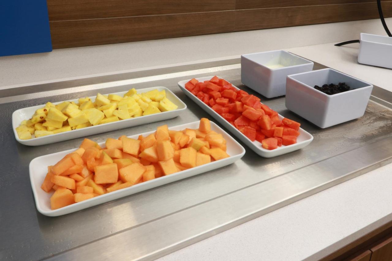 Holiday Inn Express - Monterrey - Fundidora By Ihg ภายนอก รูปภาพ