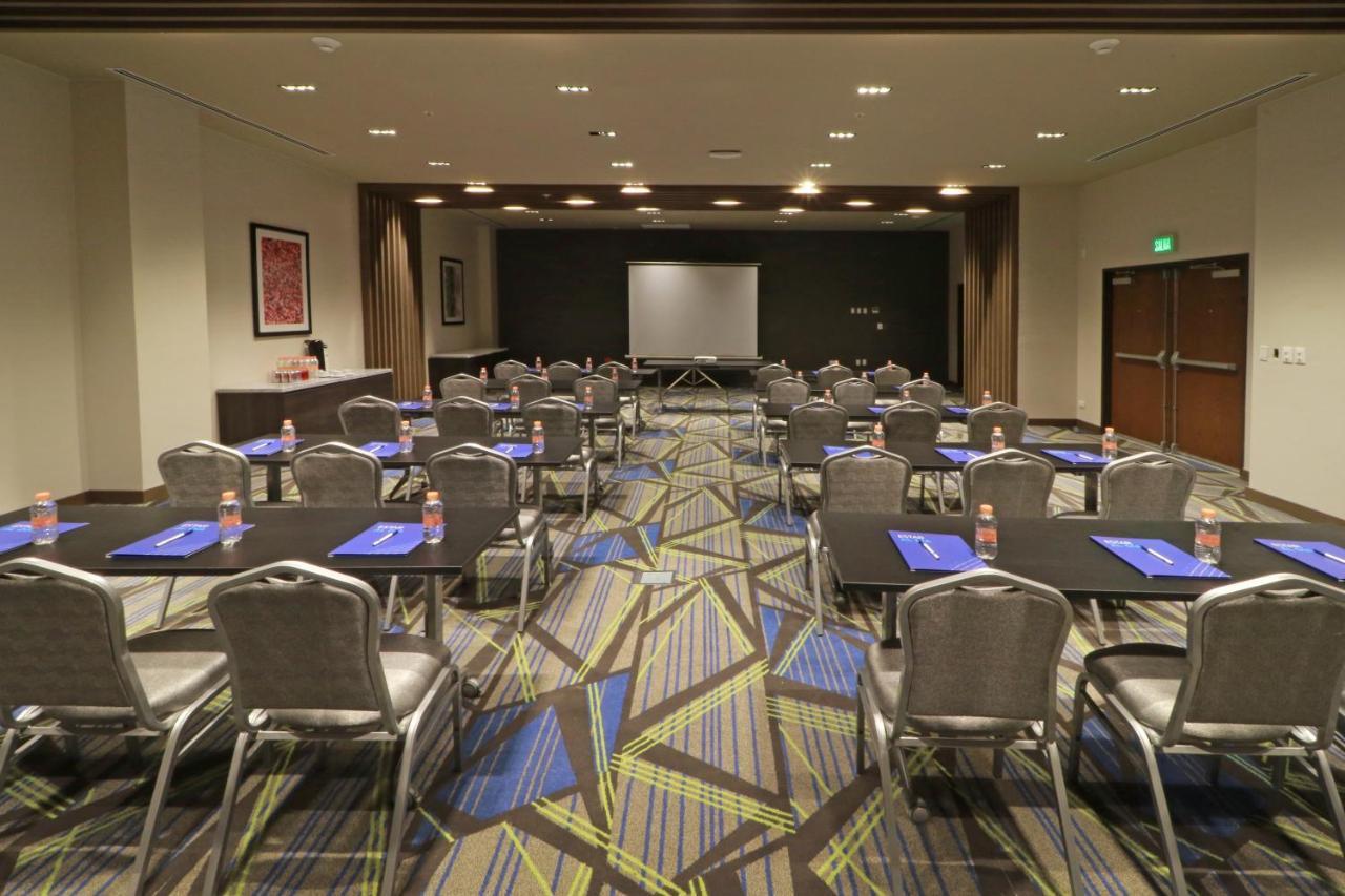Holiday Inn Express - Monterrey - Fundidora By Ihg ภายนอก รูปภาพ